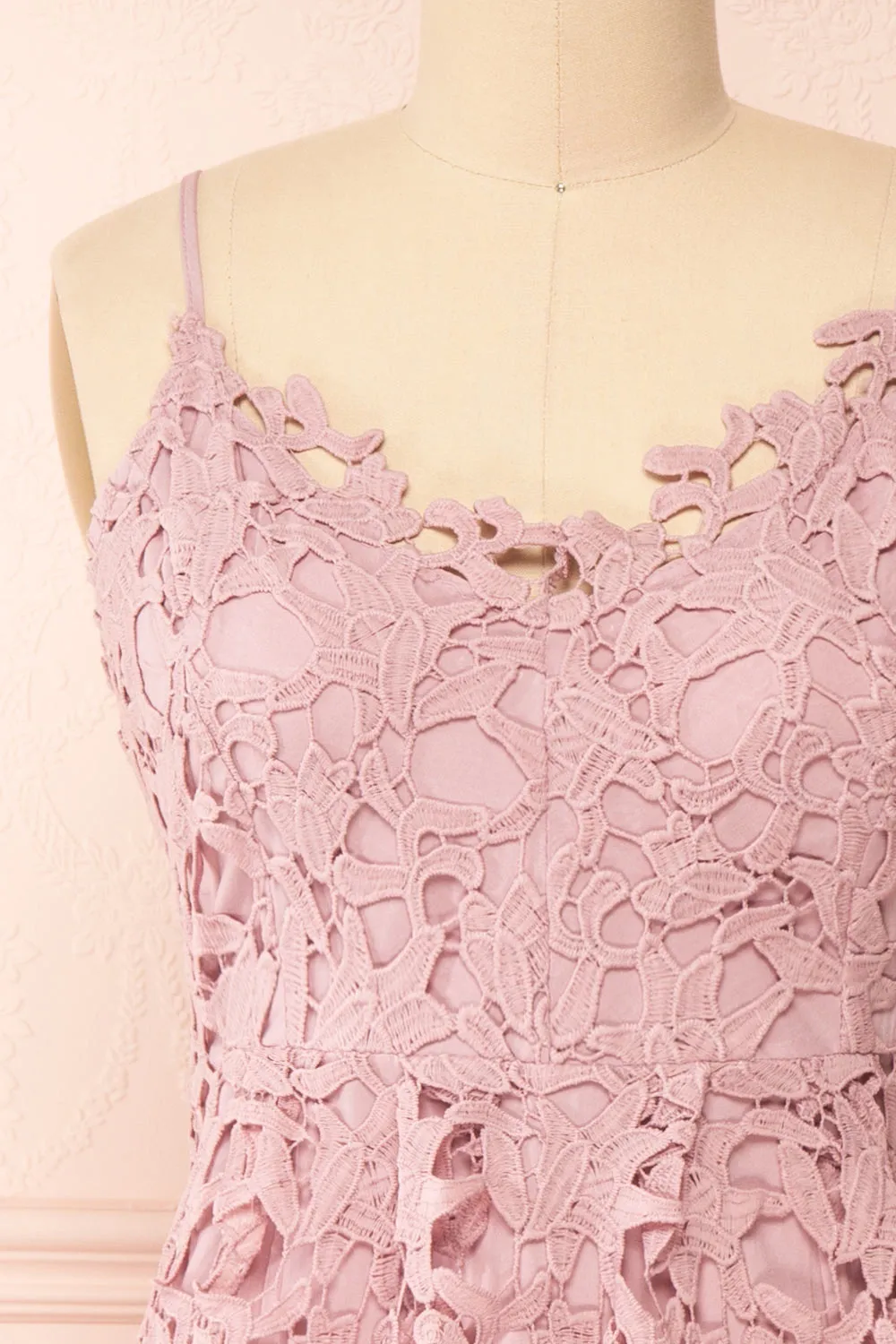 Avelina Mauve | Lace Midi Dress