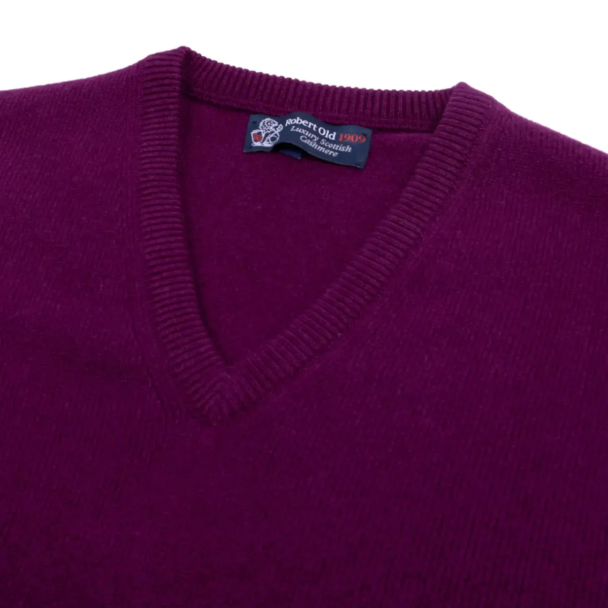 Beetroot Tobermorey 4ply V-Neck Cashmere Sweater