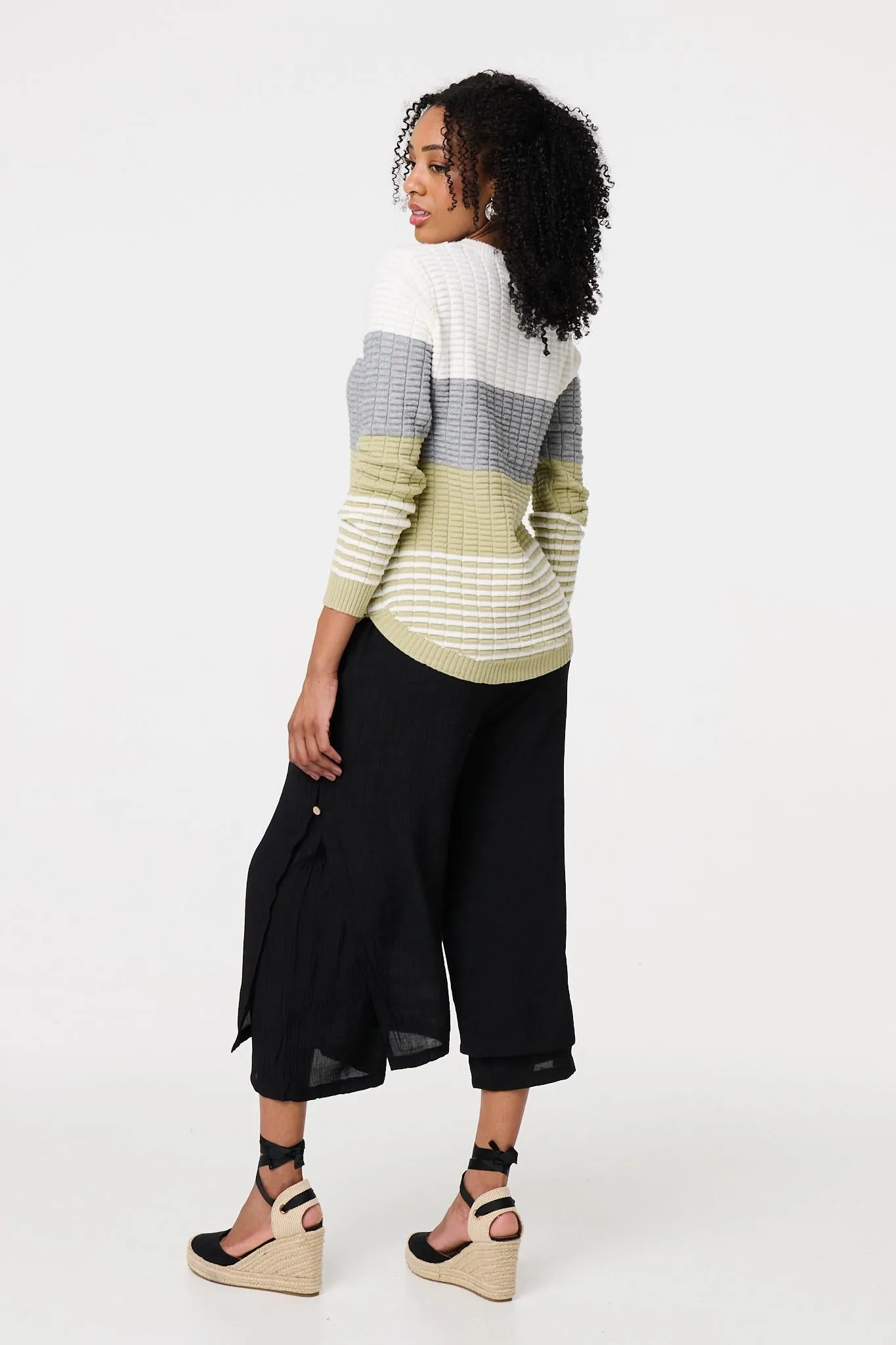 Colour Block Textured Curve Hem Jumper