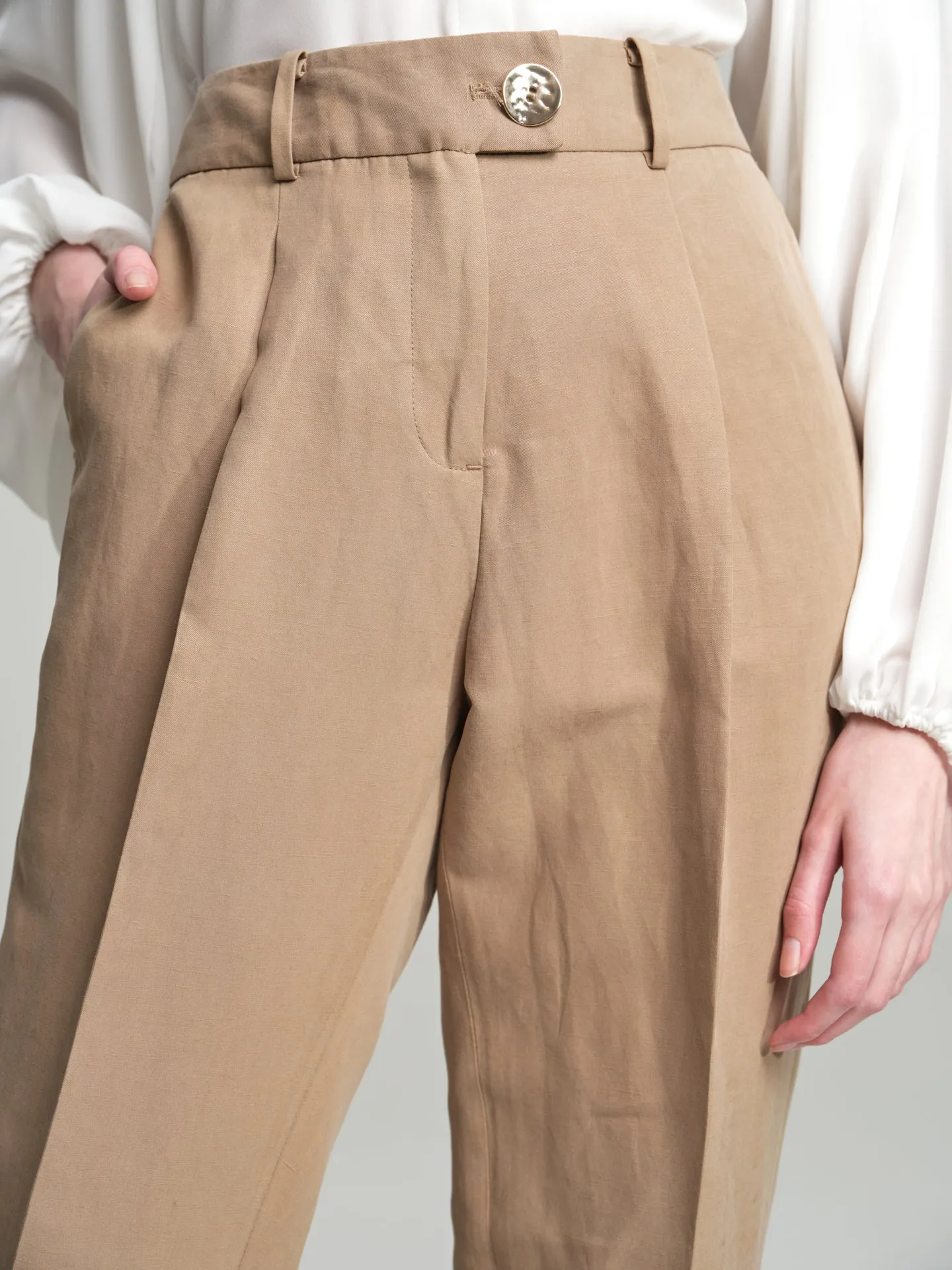 Straight leg trousers in luxury mixed silk fabric