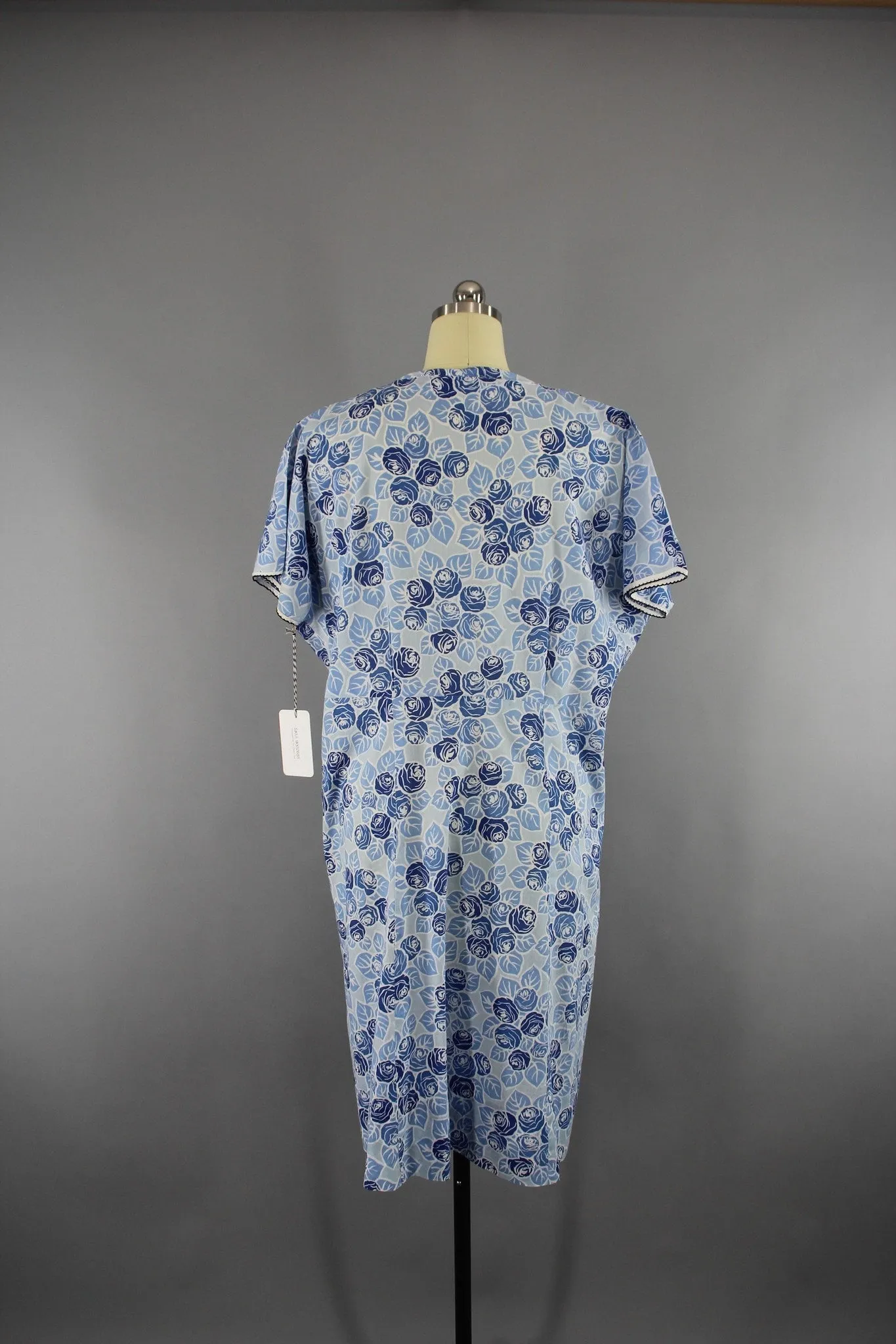 Vintage 1940s - 1950s Day Dress / Art Deco Floral Print